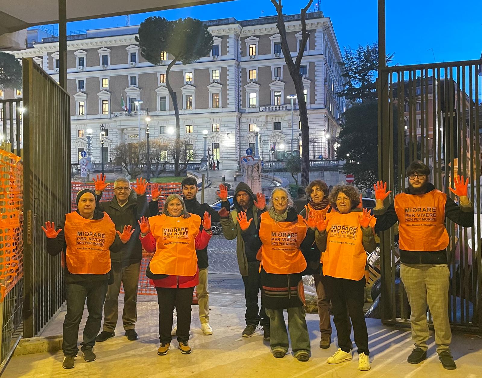 Sfilata del gruppo Mani Rosse Antirazziste del 20 marzo 2025