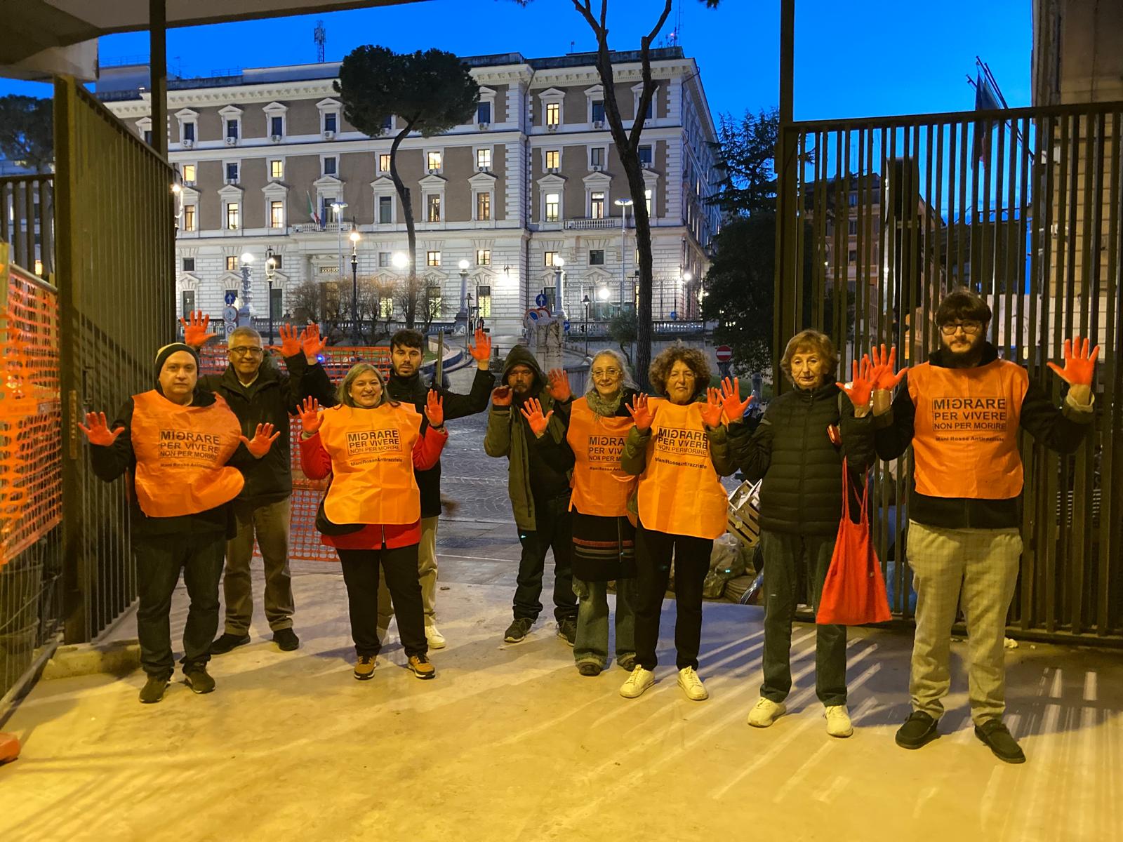 Sfilata del gruppo Mani Rosse Antirazziste del 20 marzo 2025