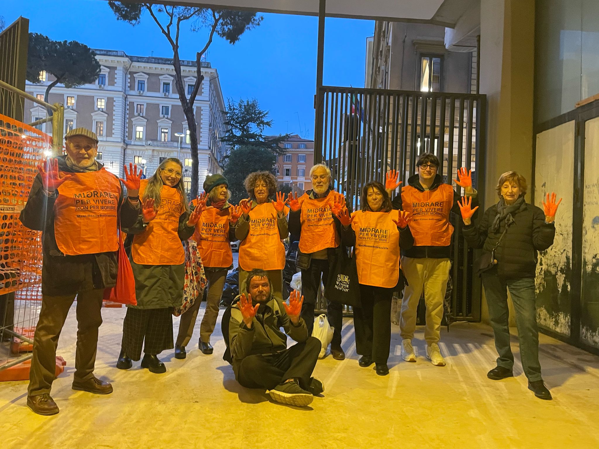 Sfilata del gruppo Mani Rosse Antirazziste del 27 marzo 2025