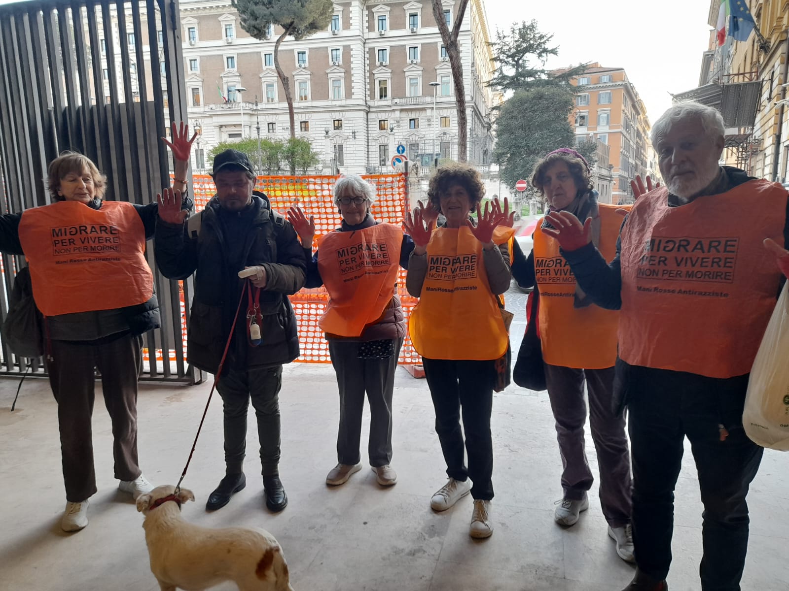 Sfilata del gruppo Mani Rosse Antirazziste del 4 aprile 2025